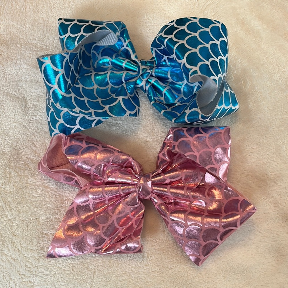 Mermaid Scale Bows